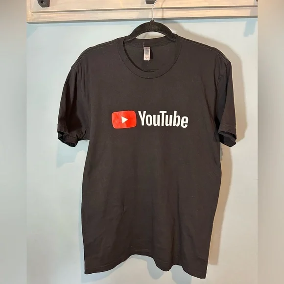 NLA YouTube Logo Graphic Short Sleeve T-Shirt in Black (UNISEX) - Picture 1 of 4